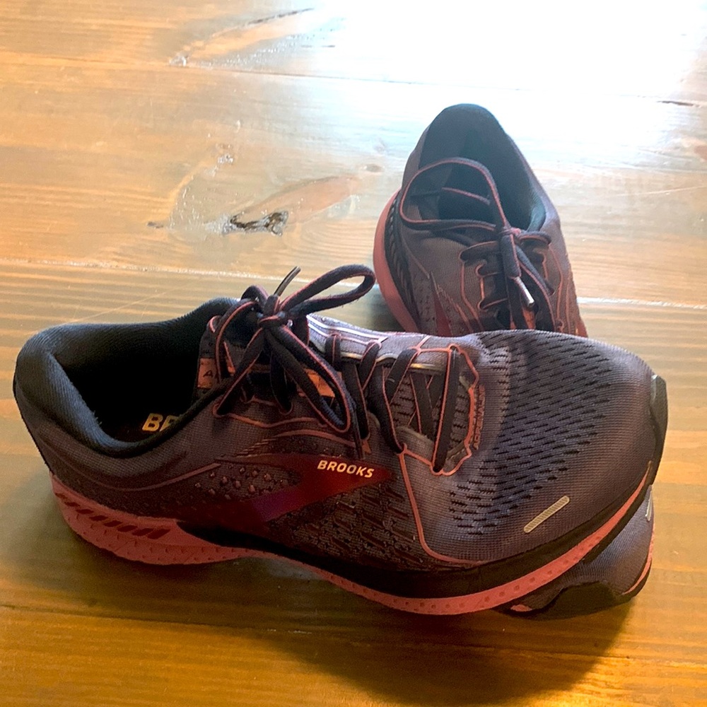 Brooks Adrenaline 21 Women’s size 10 D(wide)